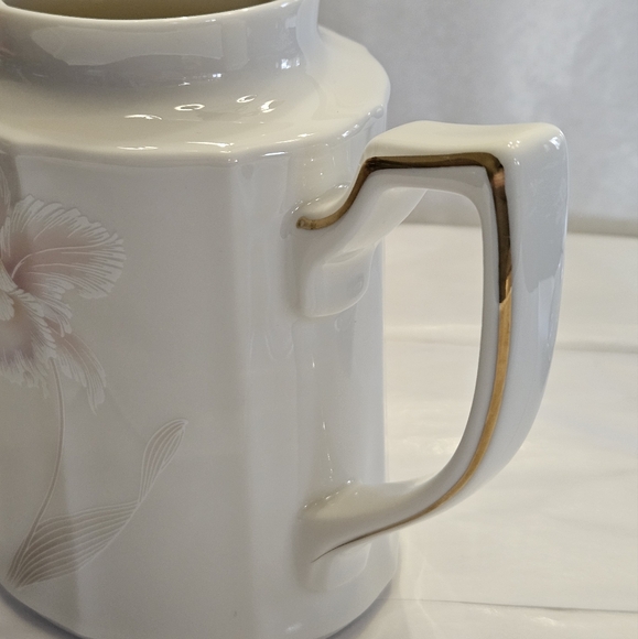 "Imperial Blossom" teapot by Noritake. - Picture 14 of 16